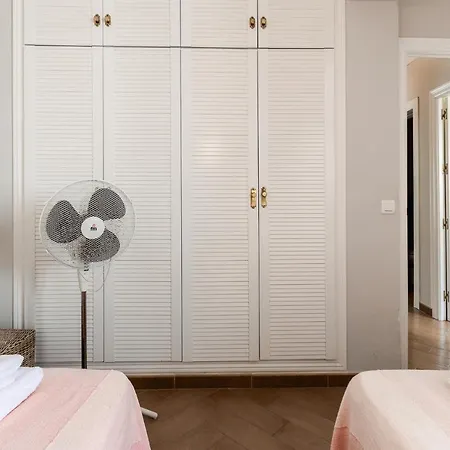 Lägenhet Apartamento Carabeo Centro *